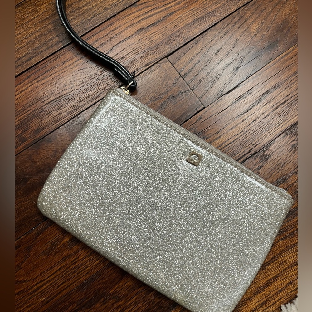 Kate Spade Wristlet✨✨